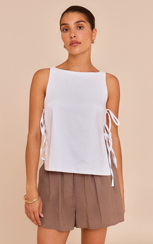 70ae3447feb1cb3b7bd925ef53a82f939bf2d88b_CNN1040_1_petite_white_tie_side_detail_top
