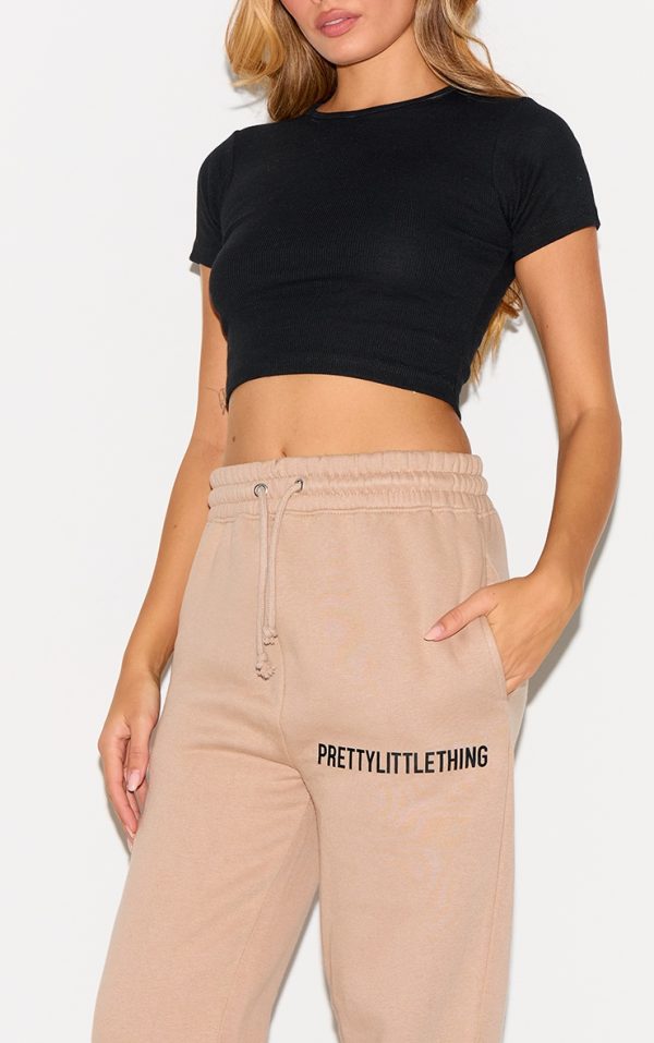 720973f6de6f45614f92ea51a49fe582bee73c8d_CNE5657_4_prettylittlething_mocha_cuffed_high_waisted_joggers