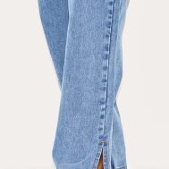 79abc91cd54656c7f33bcf18cc250037ed0c6b40_CNL8838_4_petite_blue_vintage_wash_split_hem_jeans