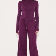 7c93995b5d64e61aed89609b36de91f47242adb5_CNL8058_1_prettylittlething_plum_washed_low_rise_oversized_wide_leg_joggers