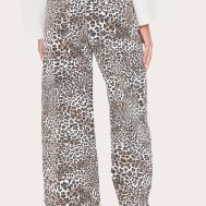7d02ce4d4f6c0c8bfb4c6ff85f4d27d4d88a3e48_CNL0364_3_leopard_print_high_waist_wide_leg_jeans