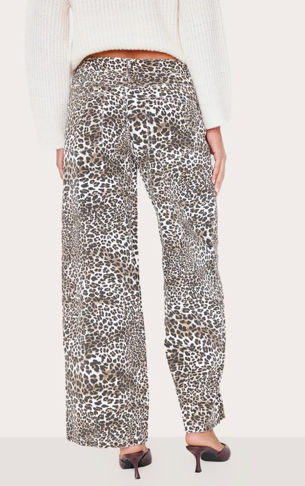 7d02ce4d4f6c0c8bfb4c6ff85f4d27d4d88a3e48_CNL0364_3_leopard_print_high_waist_wide_leg_jeans