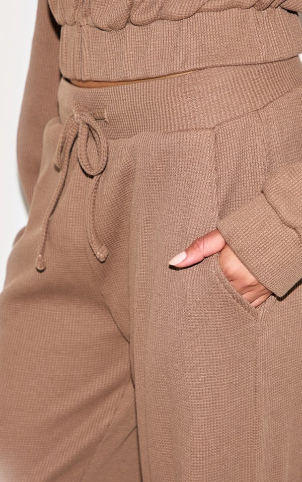 815f009f6bfcc5d34c17a36ada9318763148aa42_CNM0141_4_brown_waffle_wide_leg_trousers