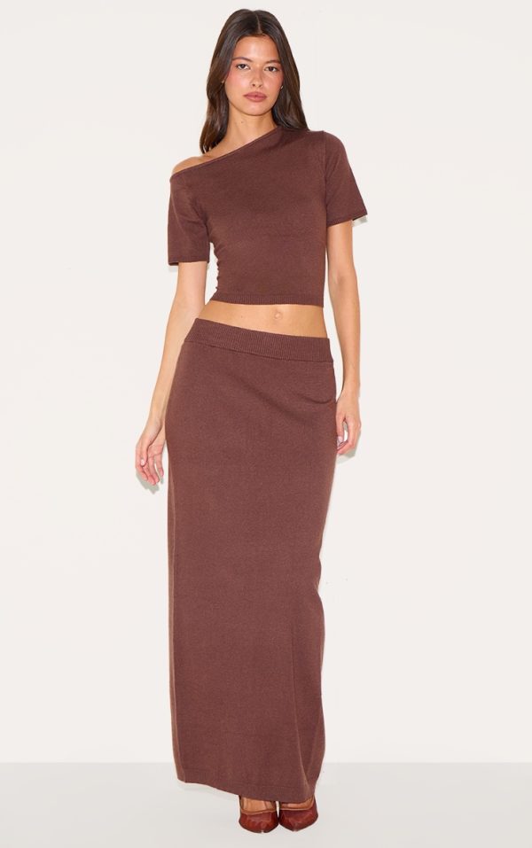 81864e5a5d0f15ca5d068ef5679912459bd97ad7_CNL6037_3_chocolate_basic_knit_asymmetric_neckline_top