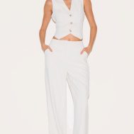 8489eff8bae658946b08e5b7bb42de60a6a46ca4_CNH4776_3_premium_cream_textured_tailored_seam_detail_waistcoat