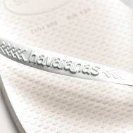 8c8e119da106effd2c8462d1e8578c47df86d902_CNM1814_3_white_havaianas_slim_square_flip_flops