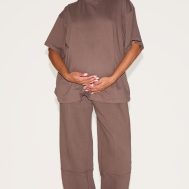 8e72bc4284d08034b52e3e25483b9b5a0c17cf60_CNG6167_1_prettylittlething_maternity_chocolate_logo_wide_leg_joggers