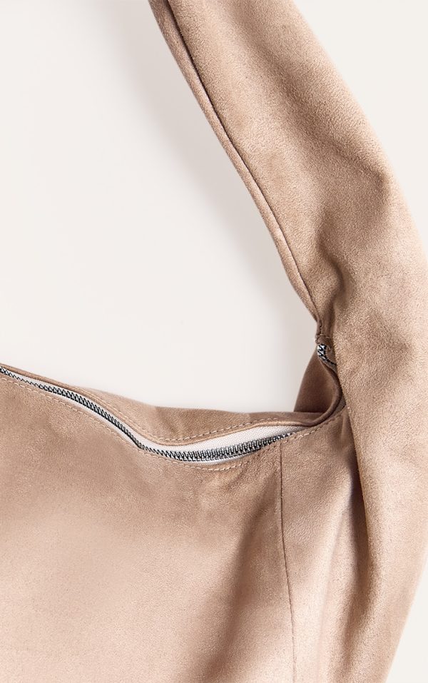 925cc5a97cc94f7eb2e51c7fb77f2af6288045c5_CNL6647_4_mink_oversized_faux_suede_tote