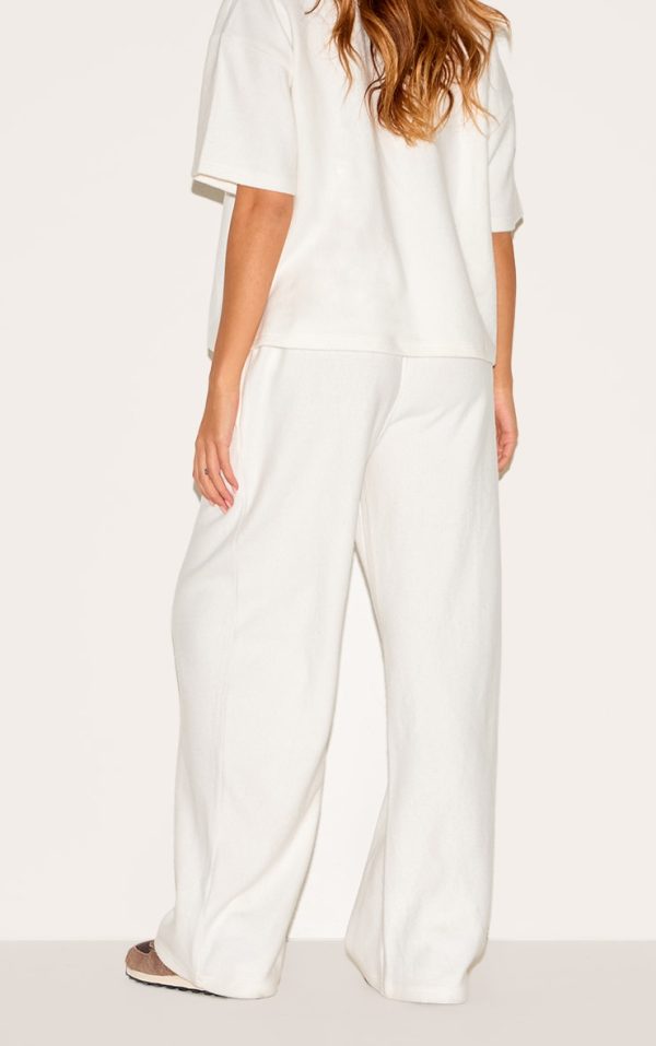 96de9382dc20e36765694802e65b9bb8befaa794_CNM3643_3_cream_soft_touch_wide_leg_joggers