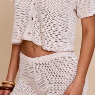 9889e2d50b514d7b3cdeb8101dceb43831147a27_CNL8457_5_oatmeal_contrast_stitch_crochet_knit_short_beige