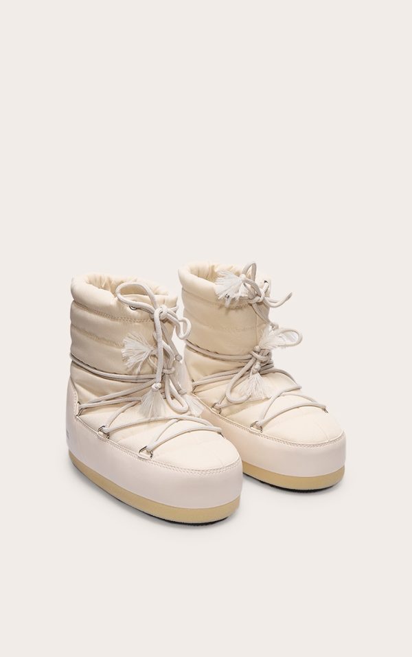 99d5d757b0b06ff86938afac7ffc50be320becd3_CNI7880_2_moon_boot_cream_evolution_icon
