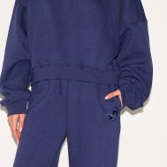 9baf4dfdafb377696d2b5652372c0dbeddd3778f_CNK6320_4_prettylittlething_navy_wide_leg_embroidered_joggers