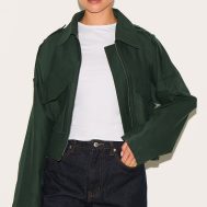 9e200f3baf9f6eae6bbf0f8af2b0de5bccf09538_CNL7600_1_dark_khaki_trench_detail_cropped_zip_up_jacket