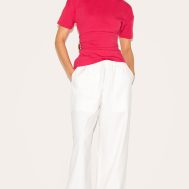 a511f7963d148f7a0cf6b8770aa9f7a3d09d7636_CNN1210_3_red_trim_detail_asymmetric_hem_t_shirt