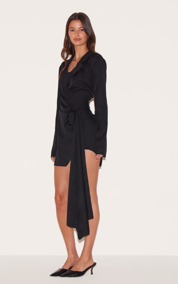 ae41df2b13ab5520566364d88692d64991c9202a_CNM0118_3_black_floral_corsage_detail_blazer_dress
