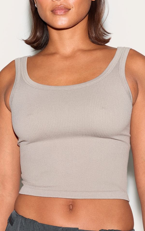 b15bd2fe5ae48de5e43ab9de818c94c891e73e8d_CNM0092_4_clay_contour_rib_scoop_cropped_vest_top