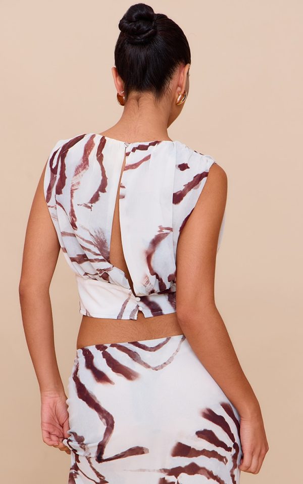b5e00471e759a9cce400a6ecb1b9fb9e20895be9_CNN1878_2_white_shell_print_chiffon_ruched_crop_top
