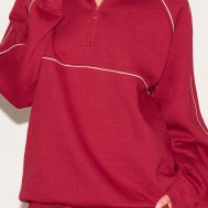 ba0254b9740a3675772ee110bedaa42431af9b89_CNM4812_4_red_oversized_contrast_piping_quarter_zip_sweatshirt