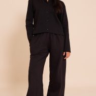 bd74fe5bab0744176f2b0bb14184d6f816b104d1_CNM9655_3_black_cropped_boxy_collared_sweat