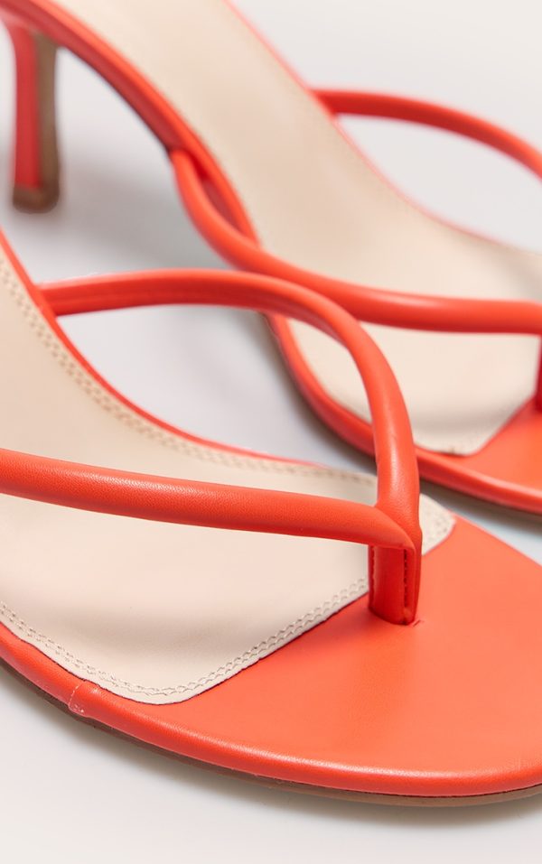 bd9882041d6c325b04b55ed2c175588e26b4764c_CNM0263_4_burnt_orange_pu_round_toe_thong_mid_heel_mules