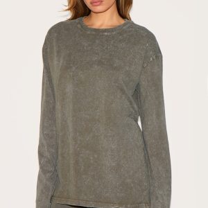 PRETTYLITTLETHING Olive Embossed Logo Washed Long Sleeve T-shirt