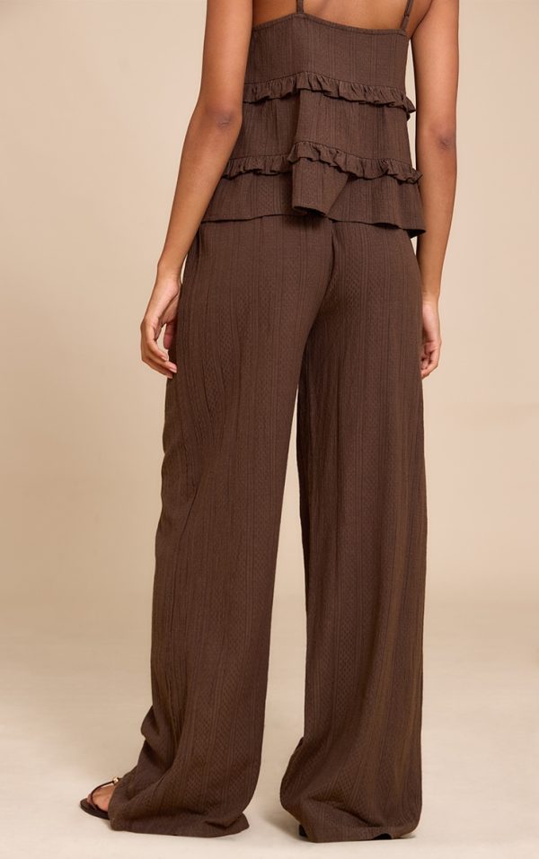 c015c6ae7bb75e59f381a3d8ba37cbeebeef1178_CNM3209_3_brown_textured_mid_rise_wide_leg_trousers
