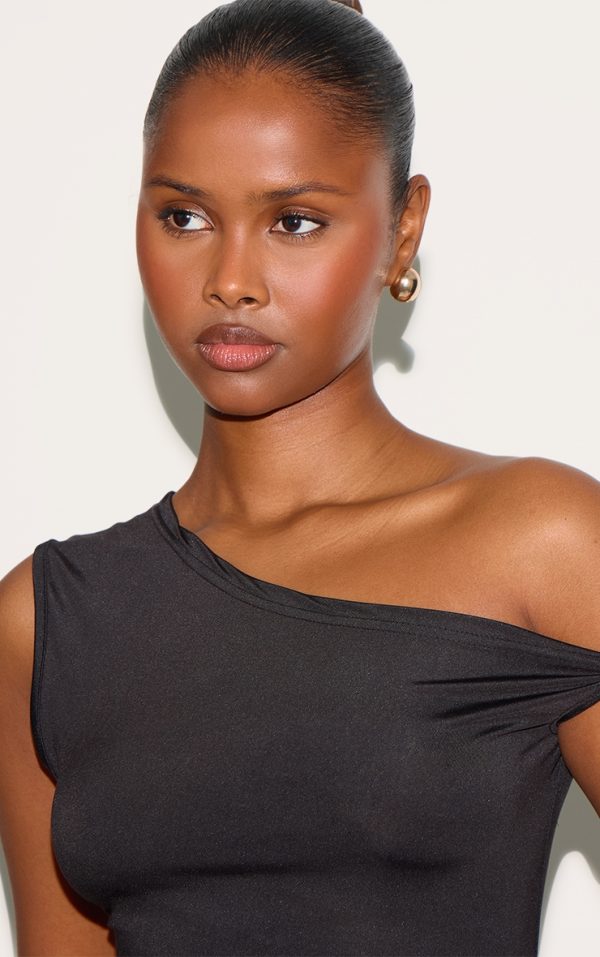 c28e9cdab529587ac9284ad9e661ff0425c60c39_CNM4273_4_black_ruched_detail_asymmetric_slinky_long_top