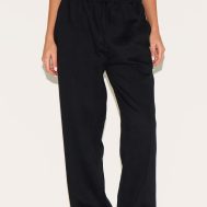 c3206f154497ff7ba824966ee85fc2ff574bbaa1_CNL9046_2_black_wide_leg_seam_detail_joggers