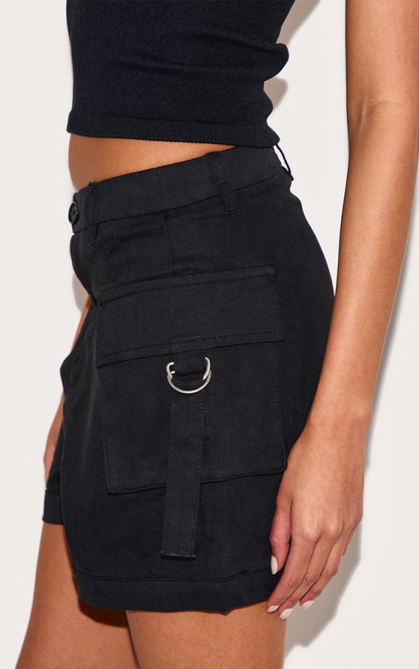 c3334538fc1ab188bd47e19478dc65ea8ae54e21_CNA3623_5_black_woven_twill_pocket_detail_cargo_shorts