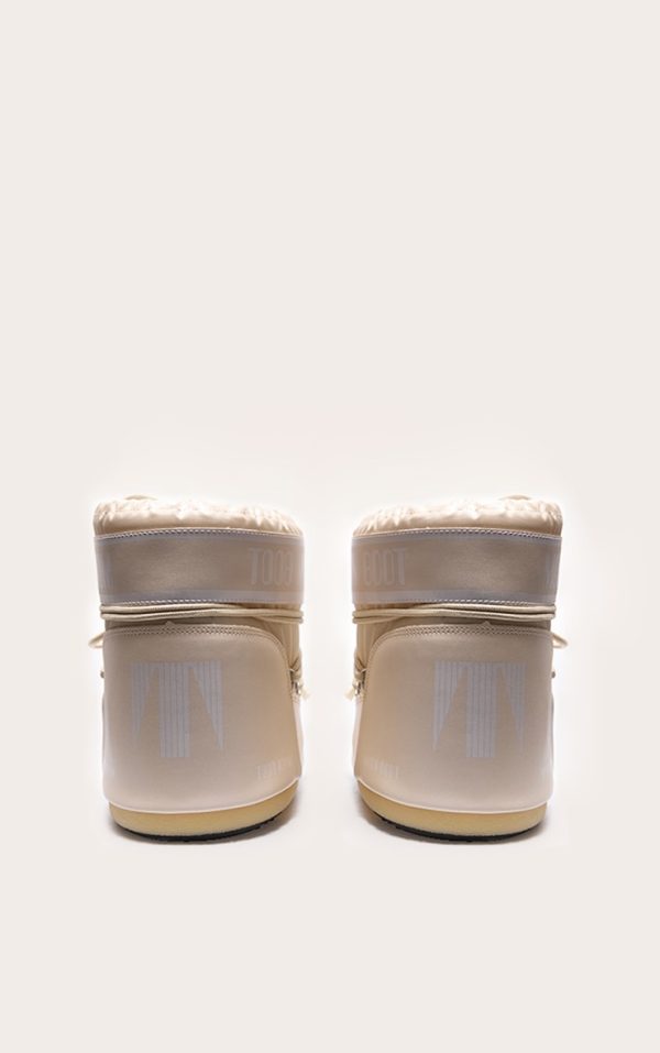 c4280afcdf4e4ef0b7c2c06fbff3587019fa6706_CMR5975_3_moon_boot_cream_classic_low