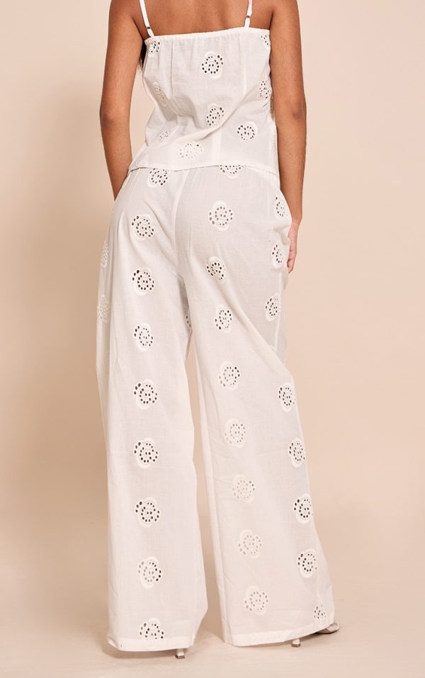 c4e3b01283eab3af16a5e293ff9925971ecdb041_CNM8982_3_petite_white_linen_look_broderie_swirl_detail_straight_leg_trousers