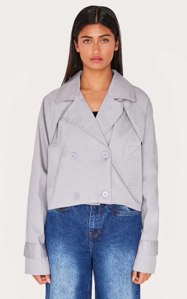 c6614e8d9d1c78c55d9a1d926627e164270d14f1_CNL4973_1_grey_cropped_storm_flap_detail_trench_coat