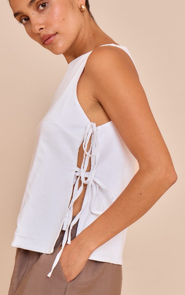 c7dfeb58bfcf06bb9caa39a807c3e57decefc283_CNN1040_4_petite_white_tie_side_detail_top