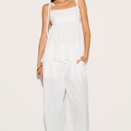 ccd4885040562aeee49208ce0285b30a4fe01c9f_CNM1912_2_white_woven_textured_straight_leg_trousers