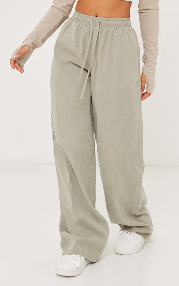 cd7d7df612824c0cf97a3329ee56af55550b3c5e_CNF8694_2_petite_pale_green_peach_skin_cargo_trousers