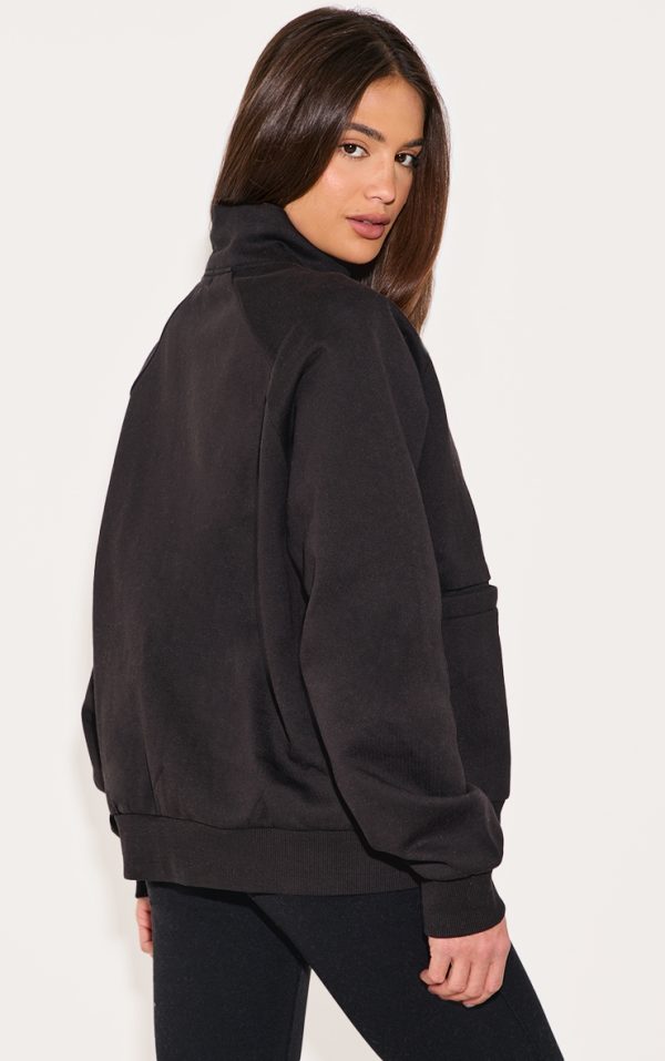 d03232cc9912b444aeb5349b3a21a643d3d8b466_CNL9620_2_black_premium_oversized_track_top