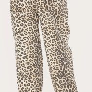 d2451f6095664878be0cc065770cb03c96700a6d_CNL0669_3_shape_leopard_denim_wide_leg_jeans