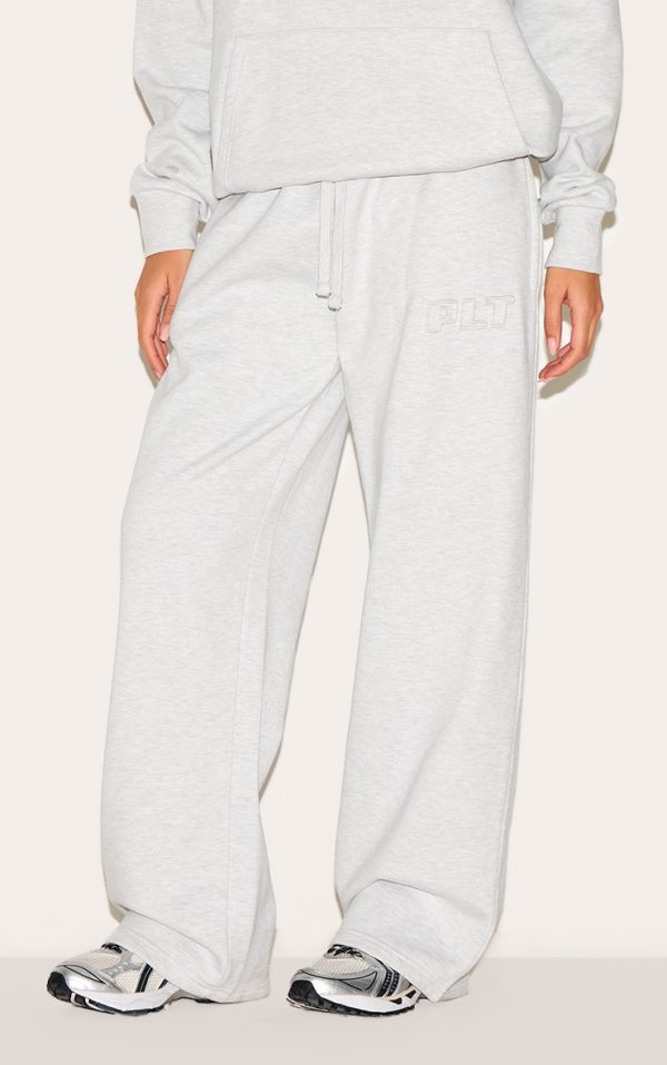 d3175d4fc9612684f4e3ea0f1cdf6c9106f43b03_CNM4819_2_ash_grey_prettylittlething_premium_embossed_wide_leg_joggers