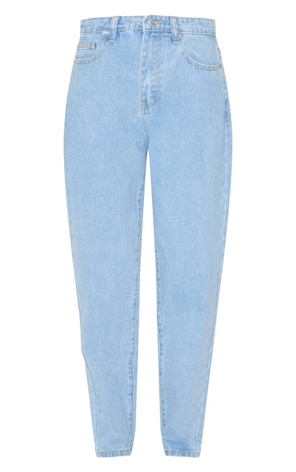 d417e4da0be5f4bcde1369747986d67c94a83705_CNL6139_5_prettylittlething_light_blue_wash_high_waist_mom_jeans