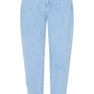 d417e4da0be5f4bcde1369747986d67c94a83705_CNL6139_5_prettylittlething_light_blue_wash_high_waist_mom_jeans