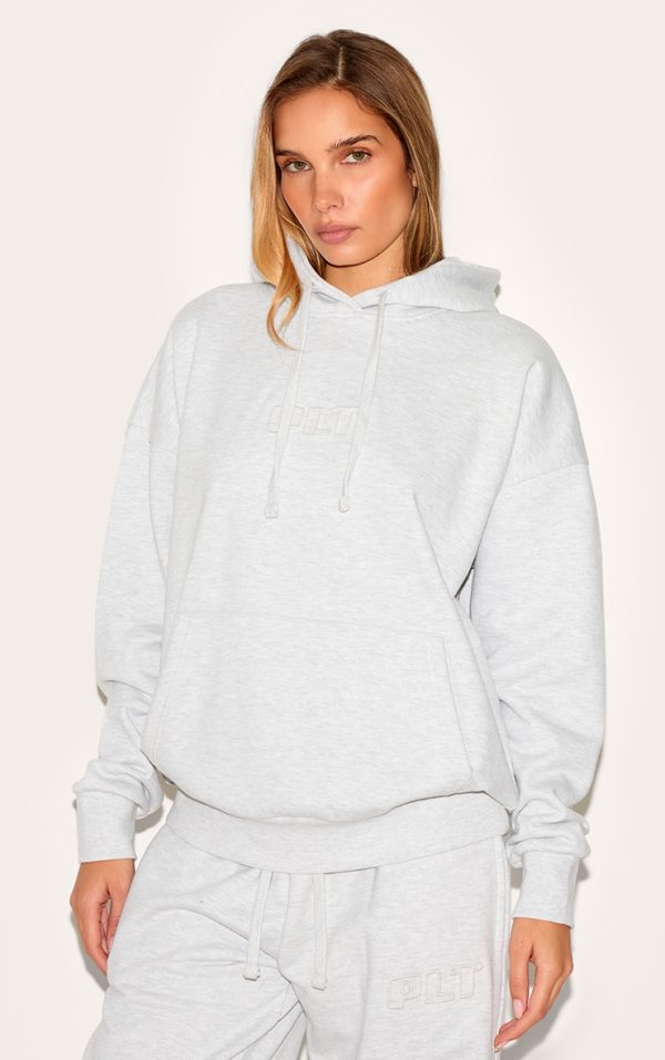 d698a2317026520ef58845b1c3e963d96f17136c_CNM4817_1_ash_grey_prettylittlething_premium_embossed_oversized_hoodie