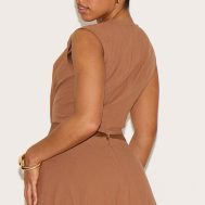 da71dc4d379f8dfc160e0b5310e3e5eefde2ef10_CNM6334_2_shape_mocha_linen_gold_wave_trim_crop_top
