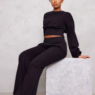 db63521555f2a3edcd934fdb62712a433cfa21ff_CNG6014_3_tall_black_cropped_oversized_sweatshirt