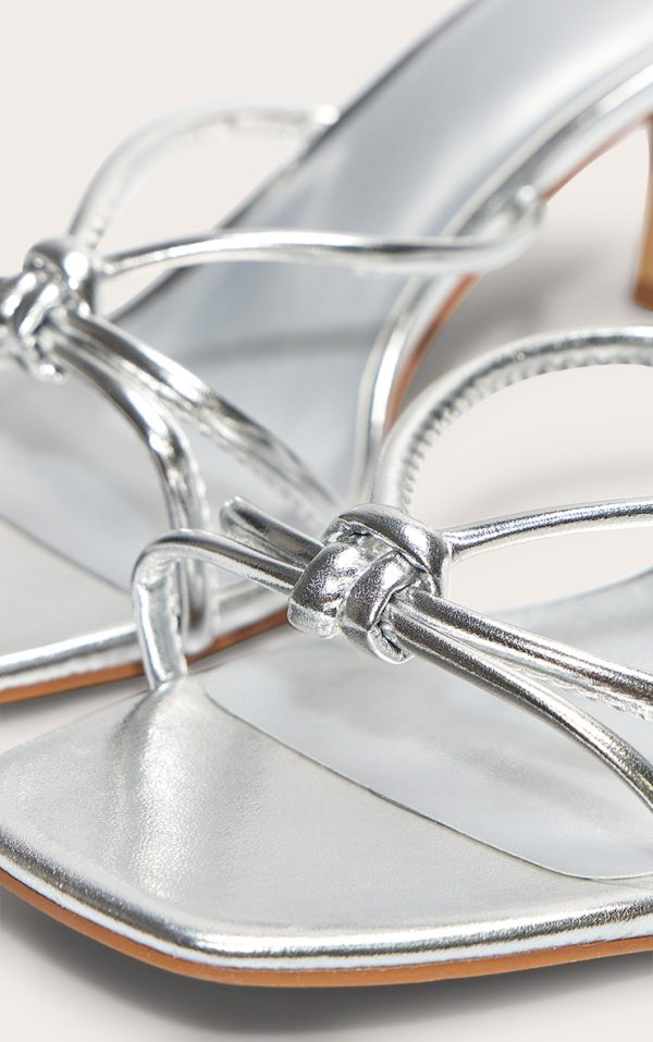 db6ae53ddd14f4f236c63e0e11c06d00787b8b90_CNM0235_4_silver_wide_fit_pu_square_toe_knotted_heel_mules