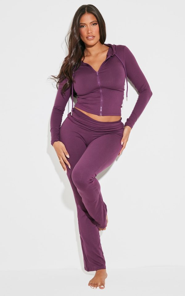 df4d35bcc3127be477f73d2e52194749cb396bca_CNK4939_1_shape_plum_stretch_sculpted_foldover_waist_flare_trousers