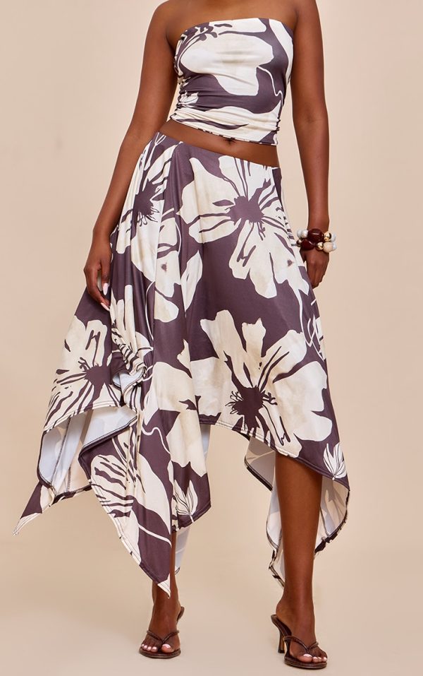 e1108a4064da80a7ab4688e59de27f22e872ef94_CNN4746_2_brown_floral_print_slinky_asymmetrical_hem_maxi_skirt