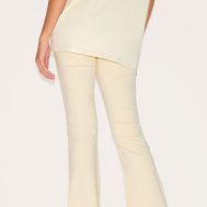 e4ae07896655b6041909c9a83be27b3b6d1c2932_CNI8523_3_prettylittlething_beige_printed_flared_trousers