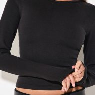 e7076efaf87bdd6ab6839aa4515ea2dd72dd0690_CNL8037_4_black_interlock_long_sleeve_top