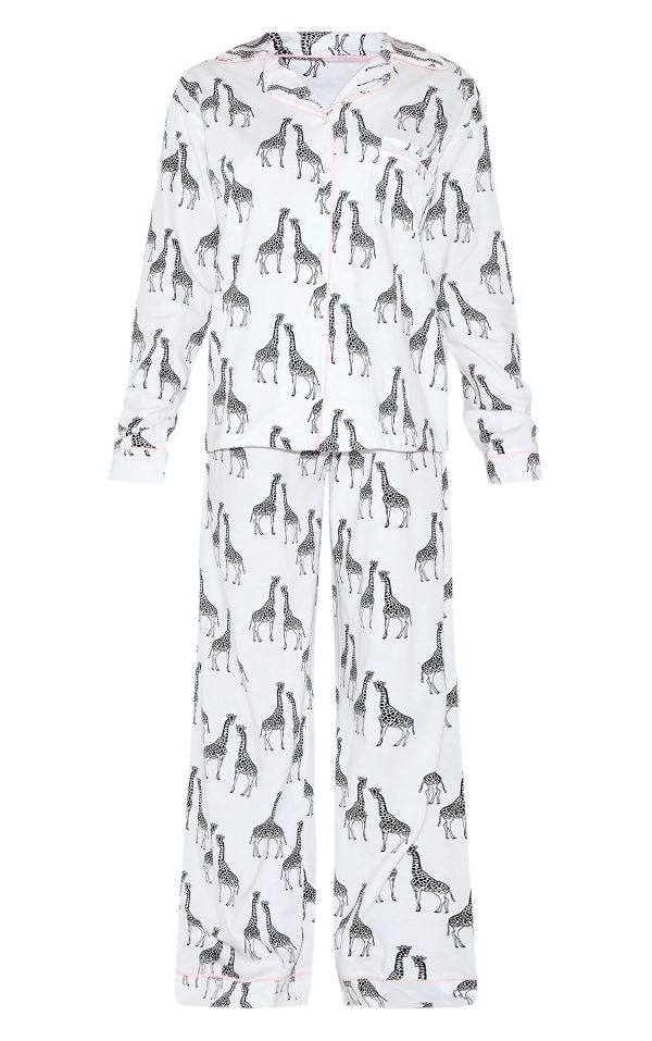 e78fc6f84d0051c4932036be55fab662620bb316_CNL9752_5_white_giraffe_print_jersey_piping_detail_long_pj_set