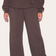 eba828ac5eb5f733b242a653284b9b77740901a2_CNM1080_2_shape_chocolate_prettylittlething_joggers